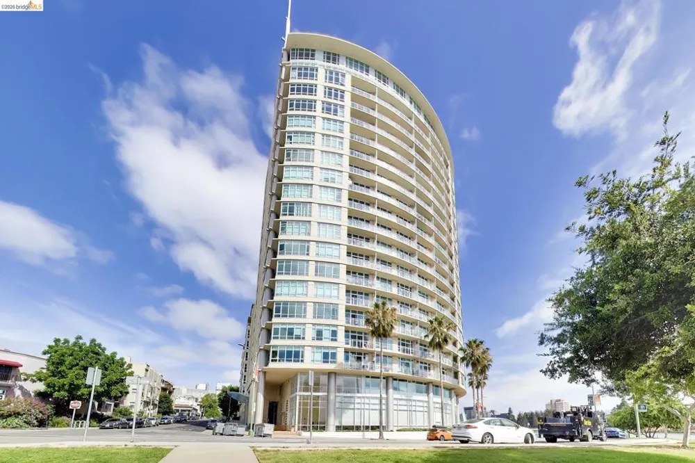 1 Lakeside Dr Oakland, CA 94612