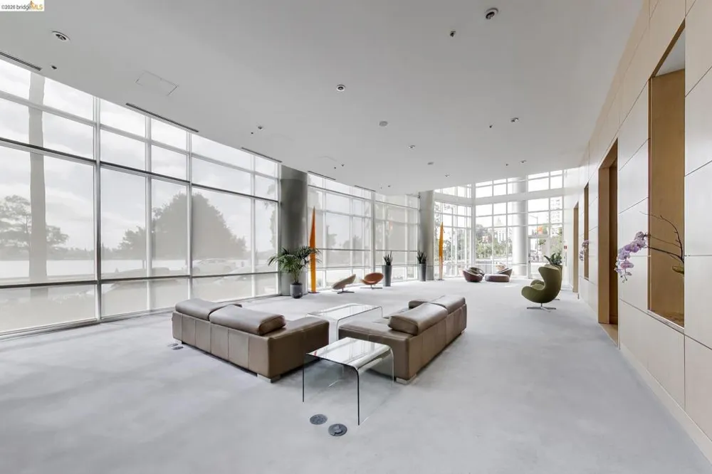 1 Lakeside Dr Oakland, CA 94612