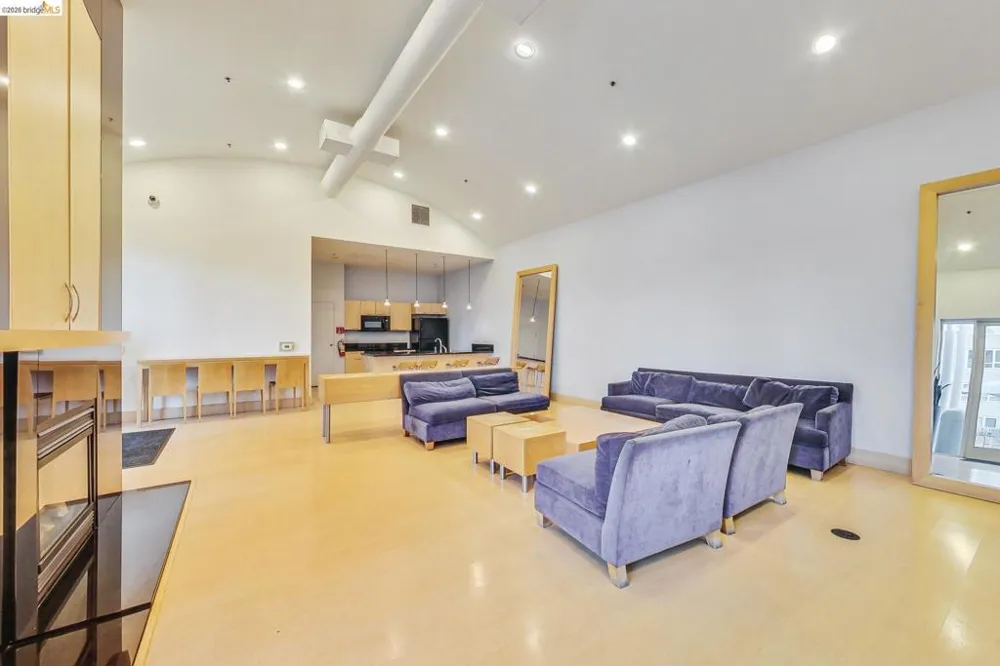 1 Lakeside Dr Oakland, CA 94612