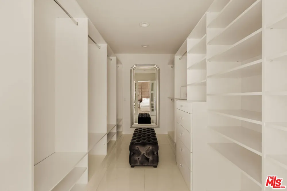 7377 Pyramid Place Los Angeles, CA 90046