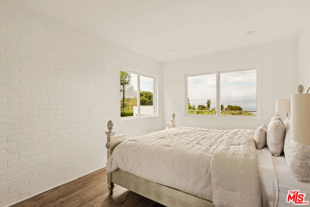 7377 Pyramid Place Los Angeles, CA 90046
