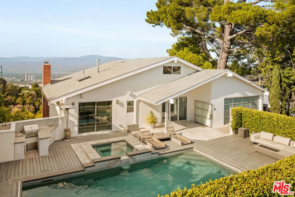 7377 Pyramid Place Los Angeles, CA 90046