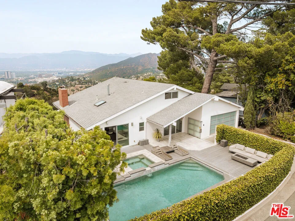 7377 Pyramid Place Los Angeles, CA 90046