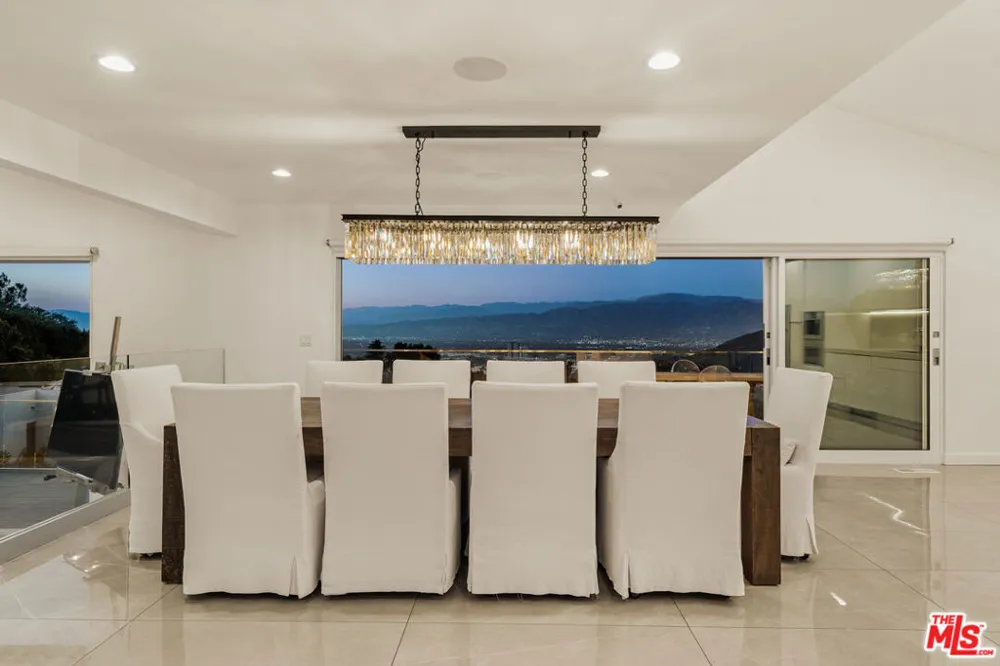 7377 Pyramid Place Los Angeles, CA 90046