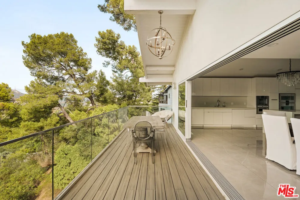 7377 Pyramid Place Los Angeles, CA 90046
