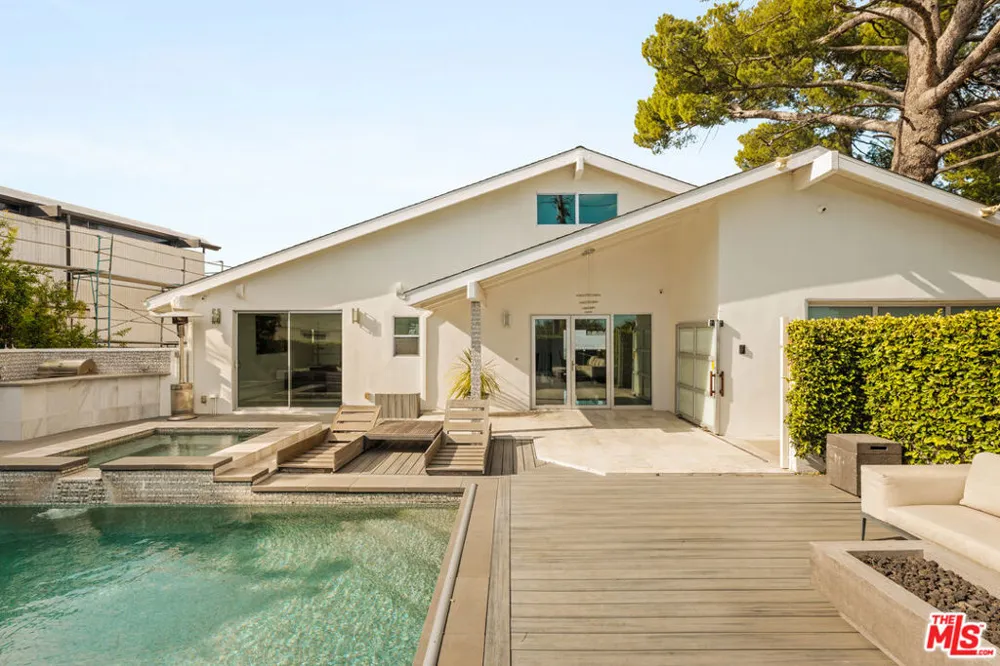 7377 Pyramid Place Los Angeles, CA 90046