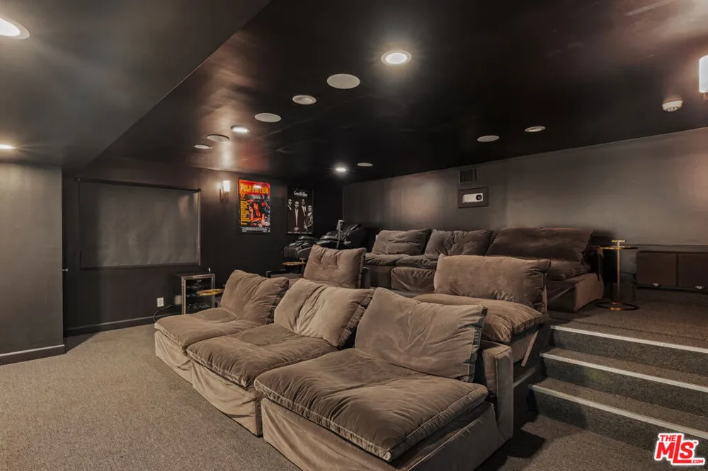 7377 Pyramid Place Los Angeles, CA 90046