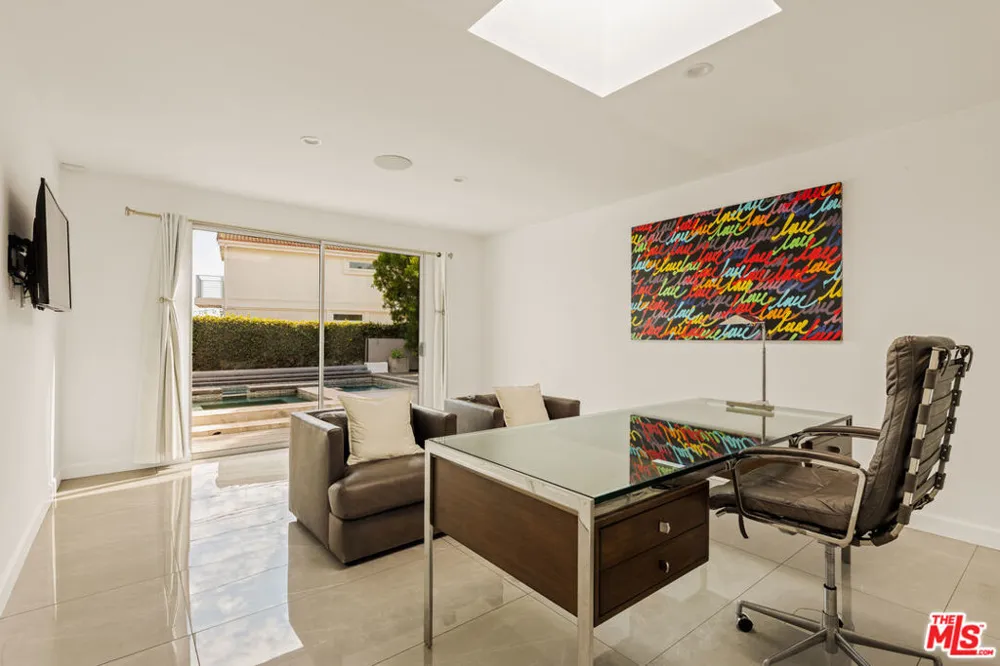 7377 Pyramid Place Los Angeles, CA 90046