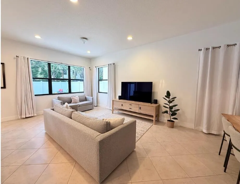 9218 SW 39TH STREET Miramar, FL 33025