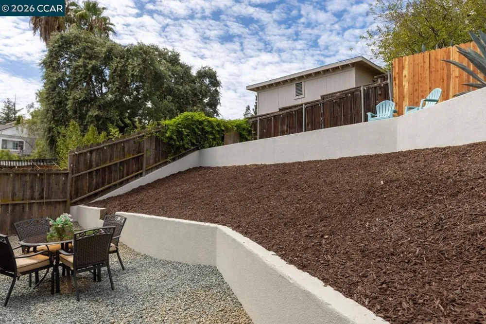 1081 Palm Ave Martinez, CA 94553