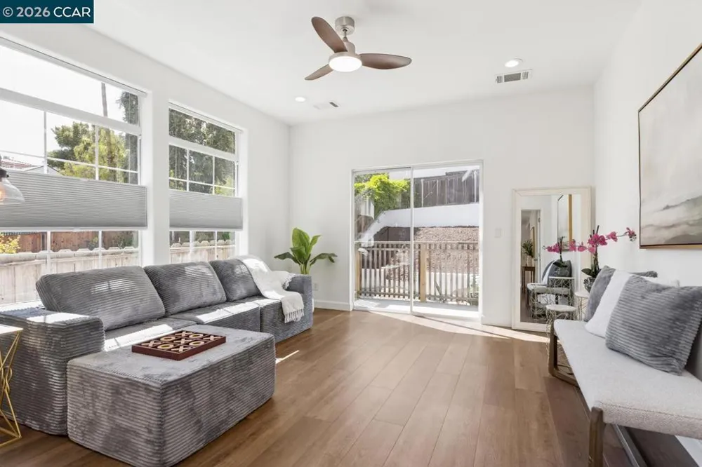 1081 Palm Ave Martinez, CA 94553