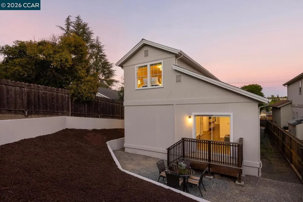 1081 Palm Ave Martinez, CA 94553