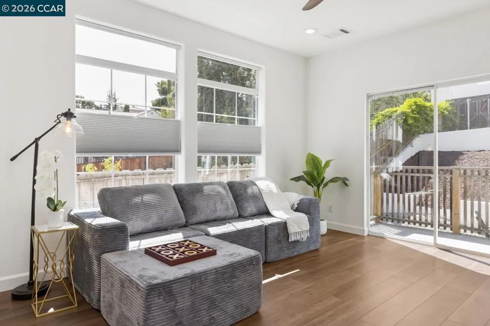 1081 Palm Ave Martinez, CA 94553