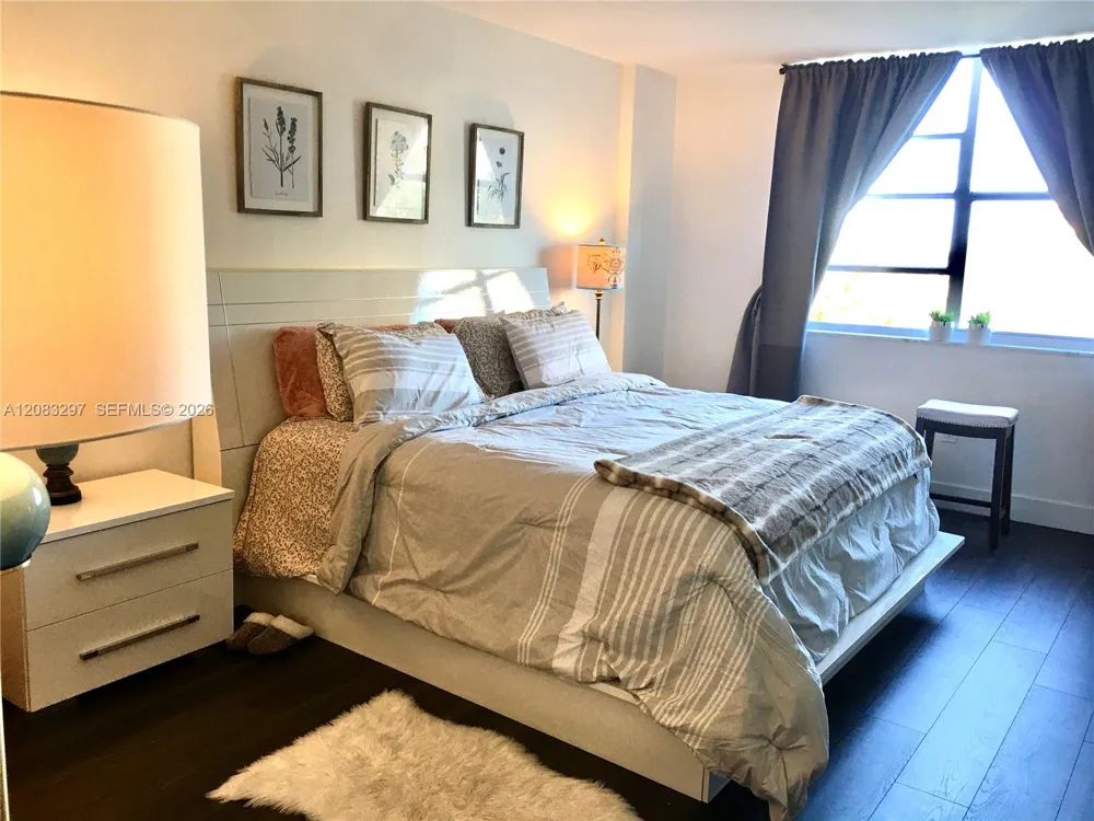 11111 Biscayne Blvd #4D Miami, FL 33181