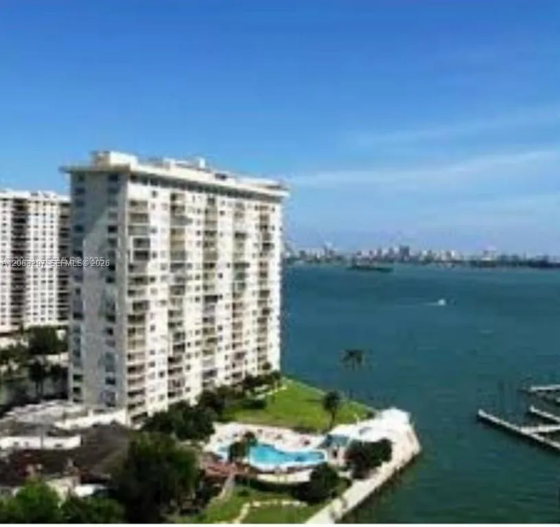 11111 Biscayne Blvd #4D Miami, FL 33181