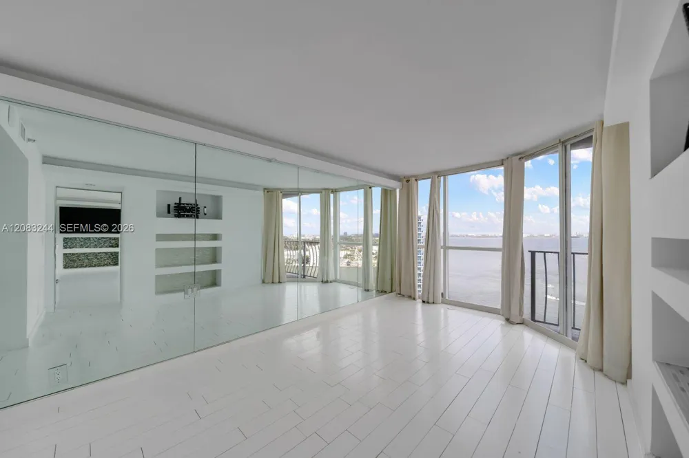 7601 E Treasure Dr #2016 North Bay Village, FL 33141