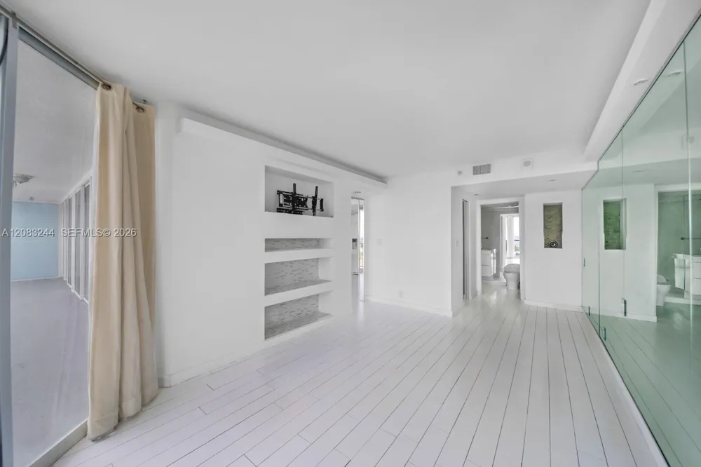 7601 E Treasure Dr #2016 North Bay Village, FL 33141