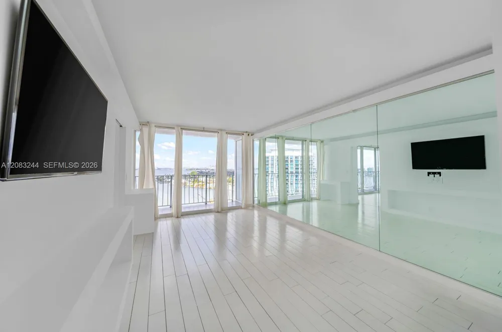 7601 E Treasure Dr #2016 North Bay Village, FL 33141