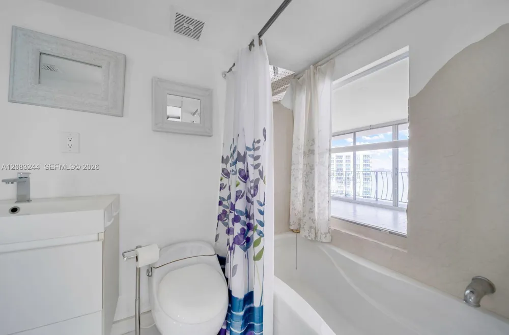 7601 E Treasure Dr #2016 North Bay Village, FL 33141