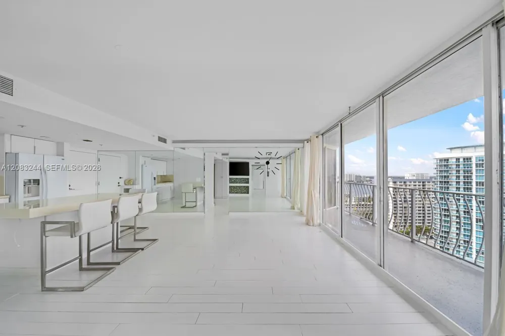 7601 E Treasure Dr #2016 North Bay Village, FL 33141