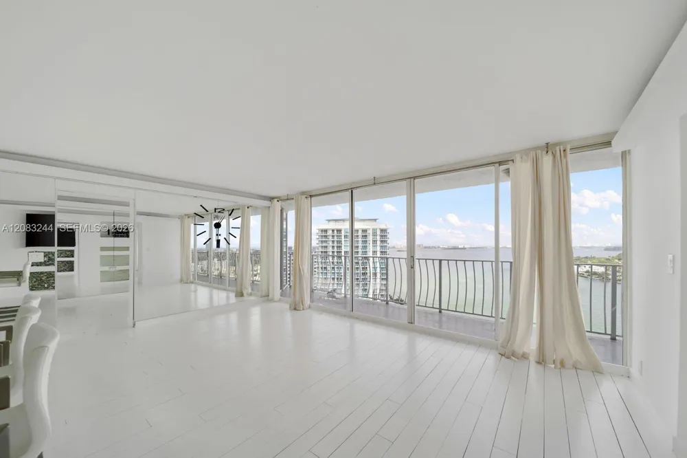 7601 E Treasure Dr #2016 North Bay Village, FL 33141