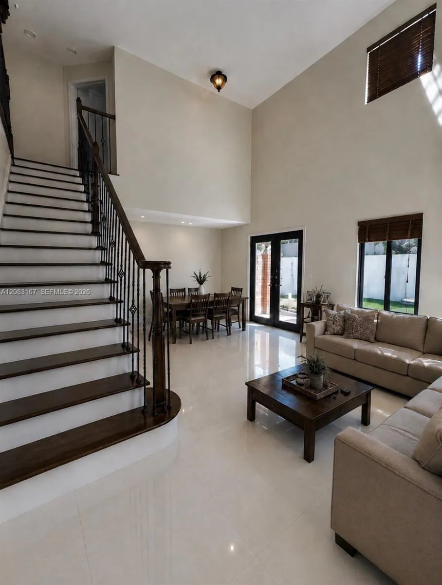 9069 NW 193rd St Hialeah, FL 33018