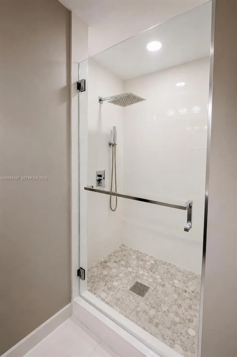 9069 NW 193rd St Hialeah, FL 33018