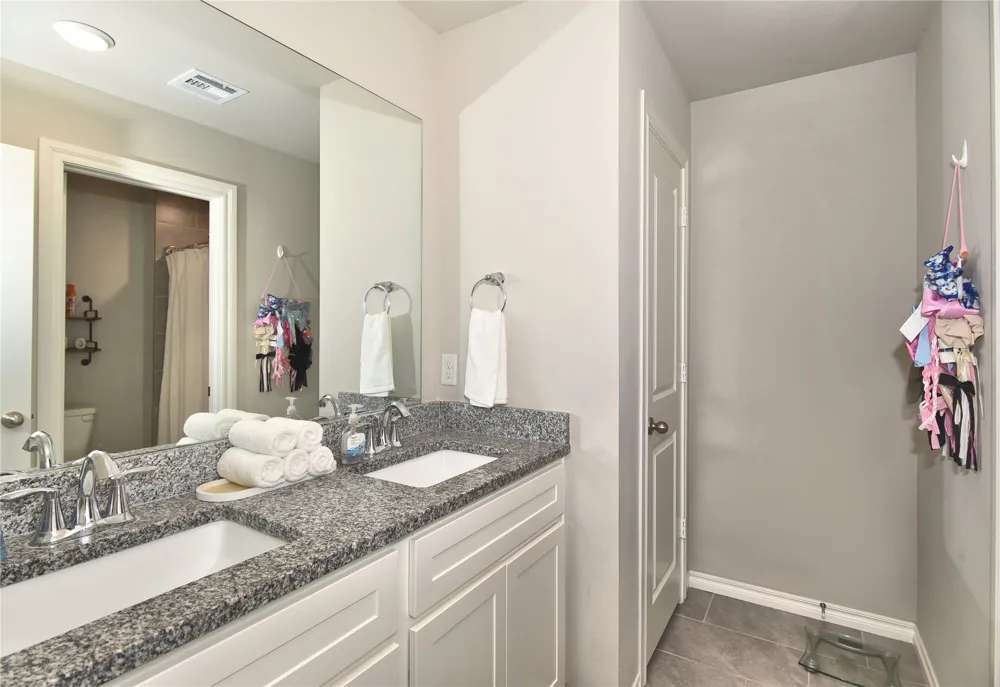 7142 E 154 STREET S Bixby, OK 74008