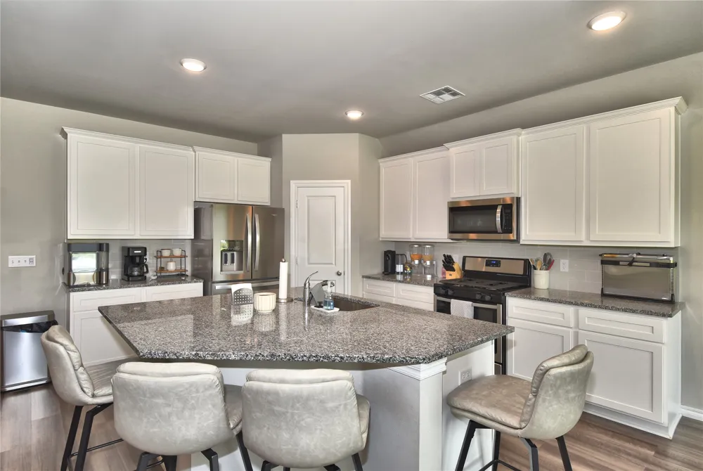 7142 E 154 STREET S Bixby, OK 74008