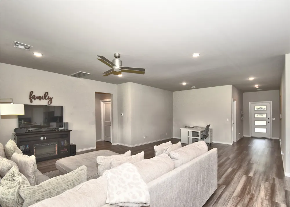 7142 E 154 STREET S Bixby, OK 74008