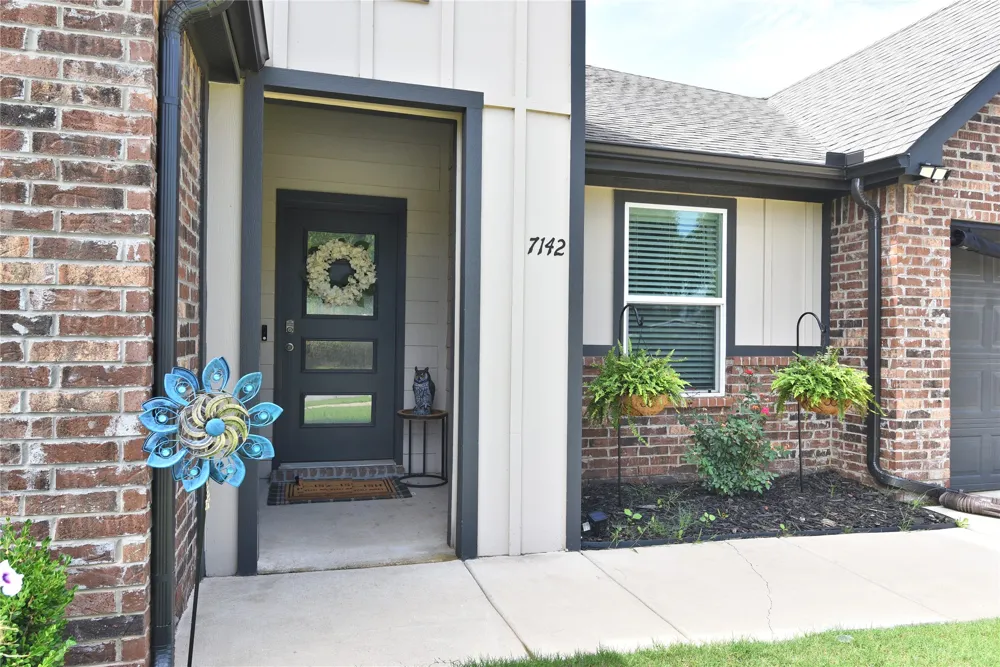 7142 E 154 STREET S Bixby, OK 74008