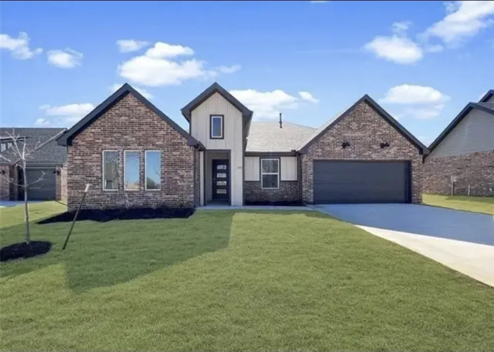7142 E 154 STREET S Bixby, OK 74008