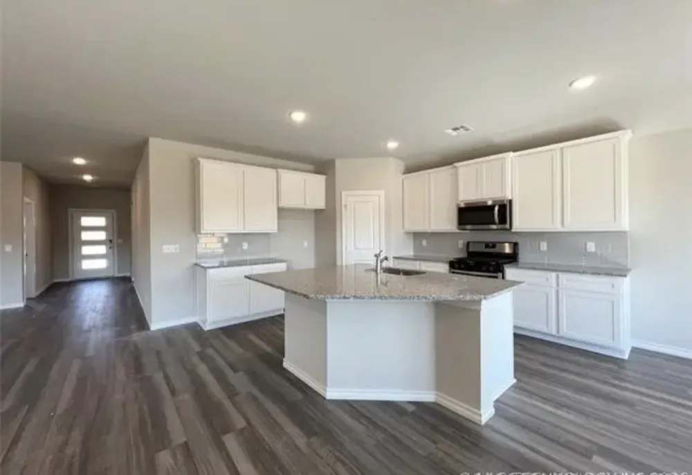 7142 E 154 STREET S Bixby, OK 74008