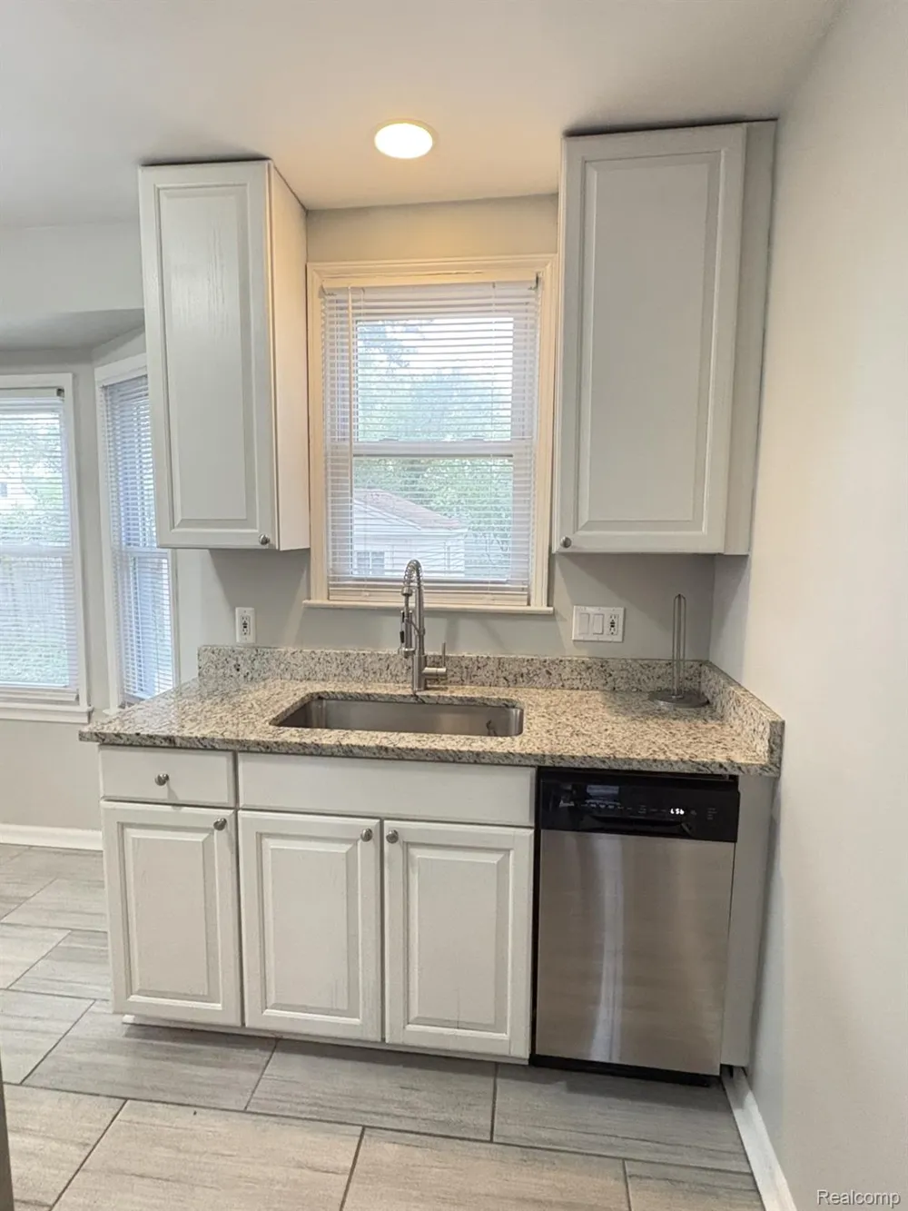 3912 Thomas Avenue Berkley City, MI 48072