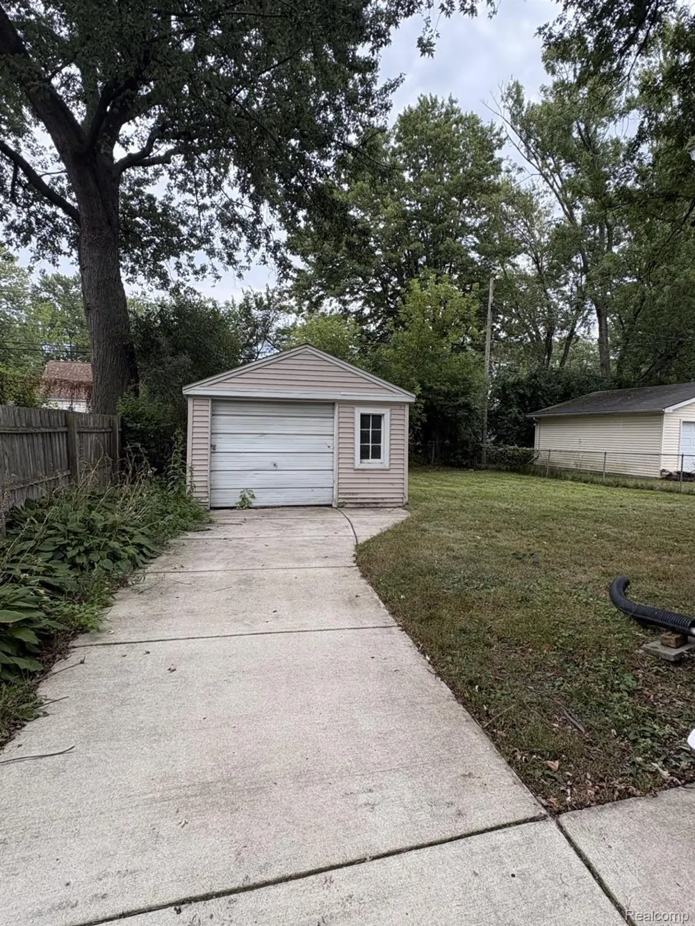 3912 Thomas Avenue Berkley City, MI 48072