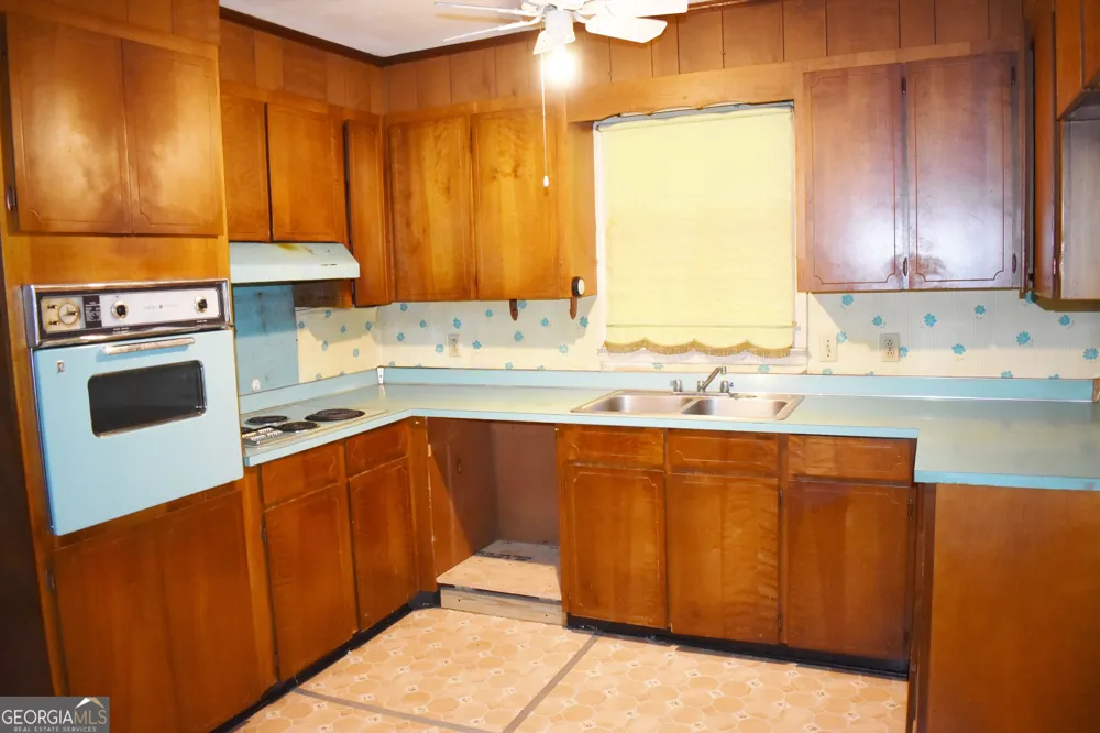 4664 Lattimore DR Macon, GA 31210