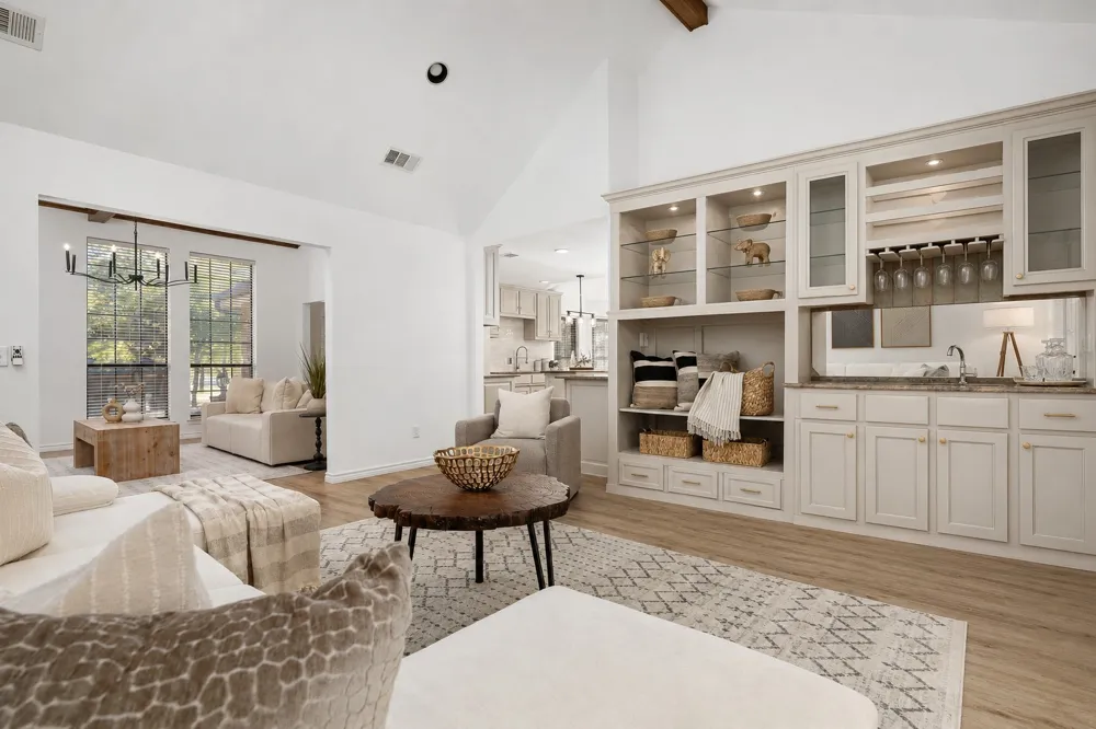 716 Ashley Drive Hurst, TX 76054