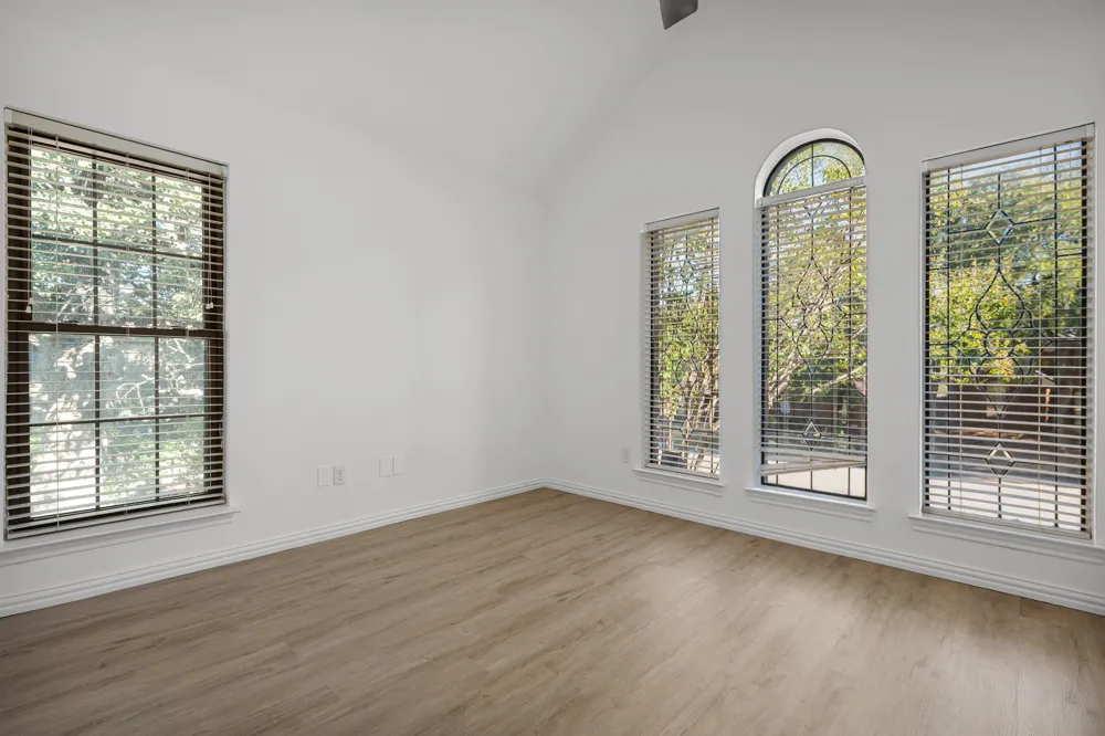 716 Ashley Drive Hurst, TX 76054