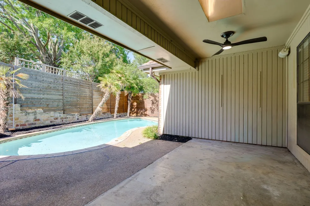 716 Ashley Drive Hurst, TX 76054