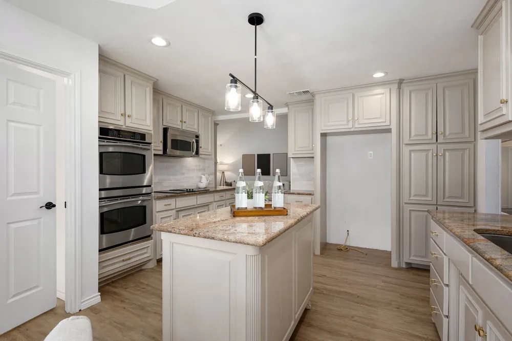 716 Ashley Drive Hurst, TX 76054