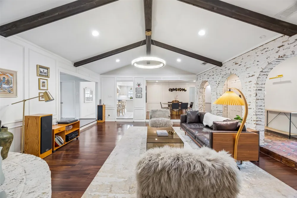 2904 Robin Road Plano, TX 75075