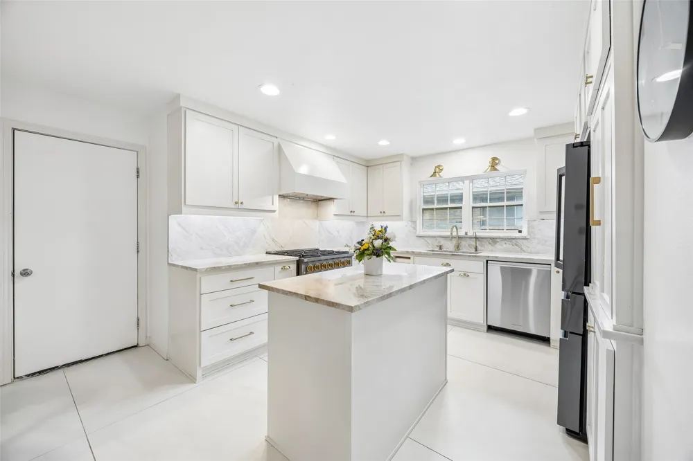 2904 Robin Road Plano, TX 75075