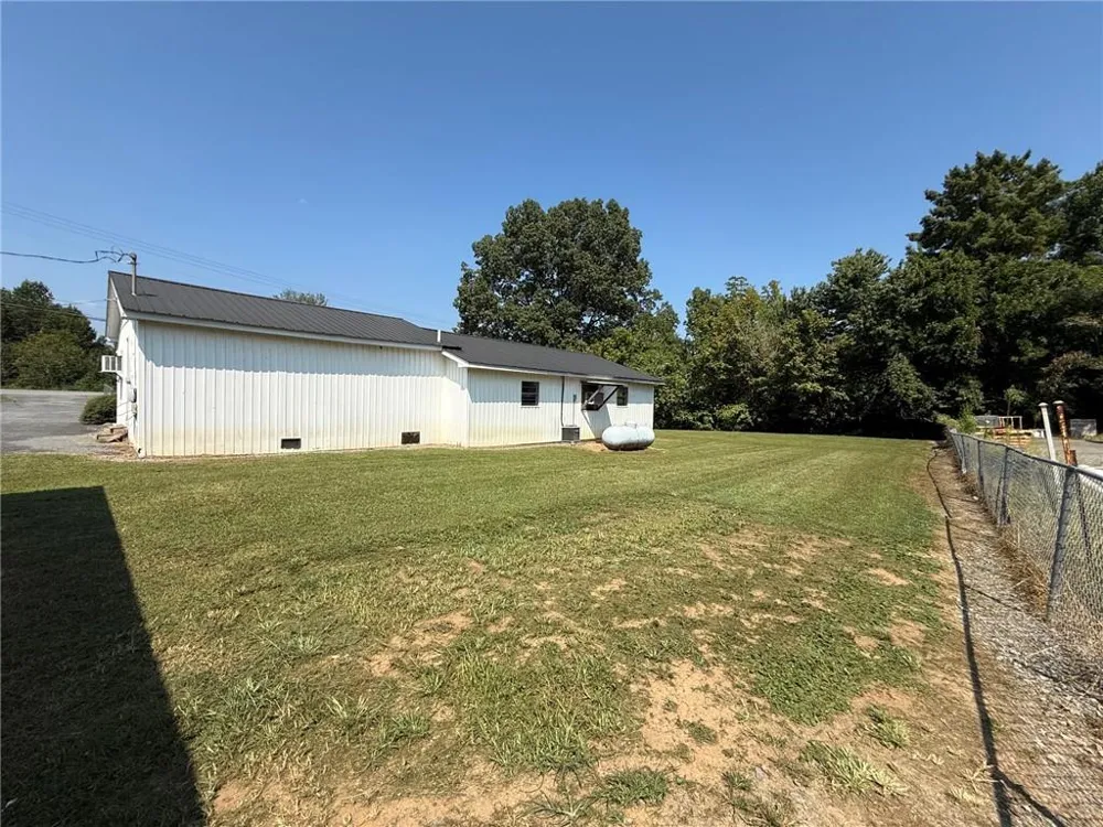 1330 US 41 Calhoun, GA 30701