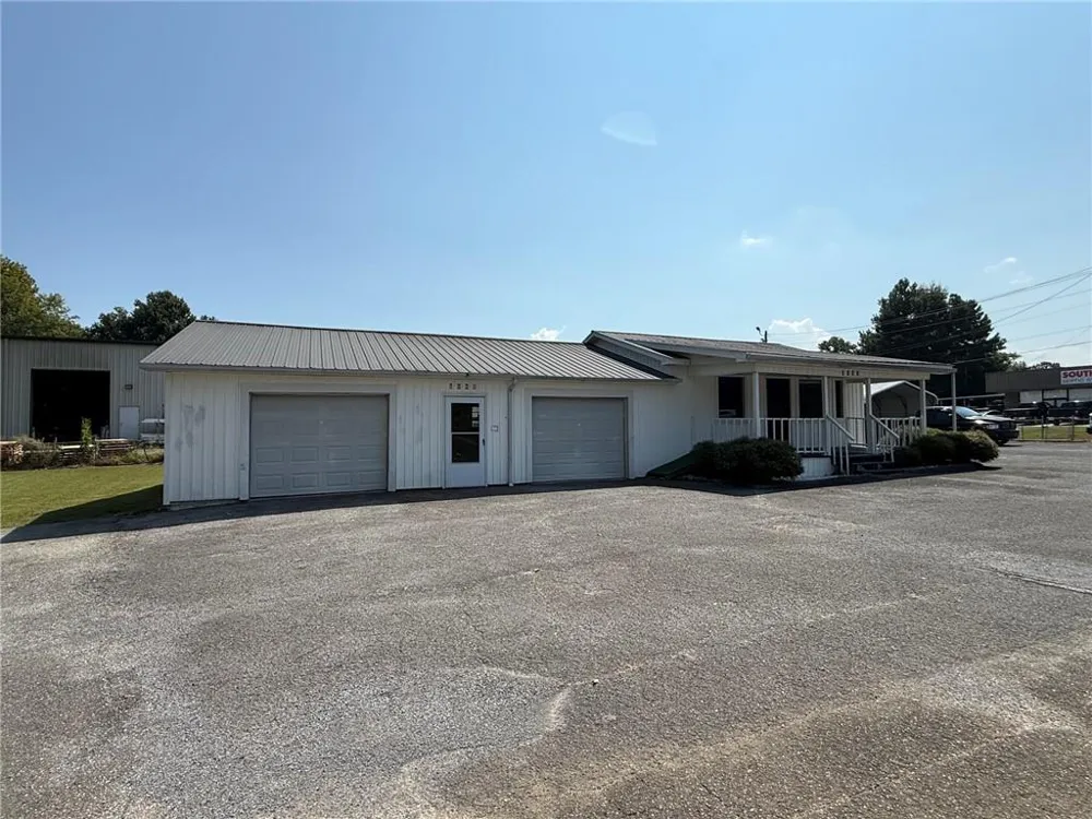 1330 US 41 Calhoun, GA 30701
