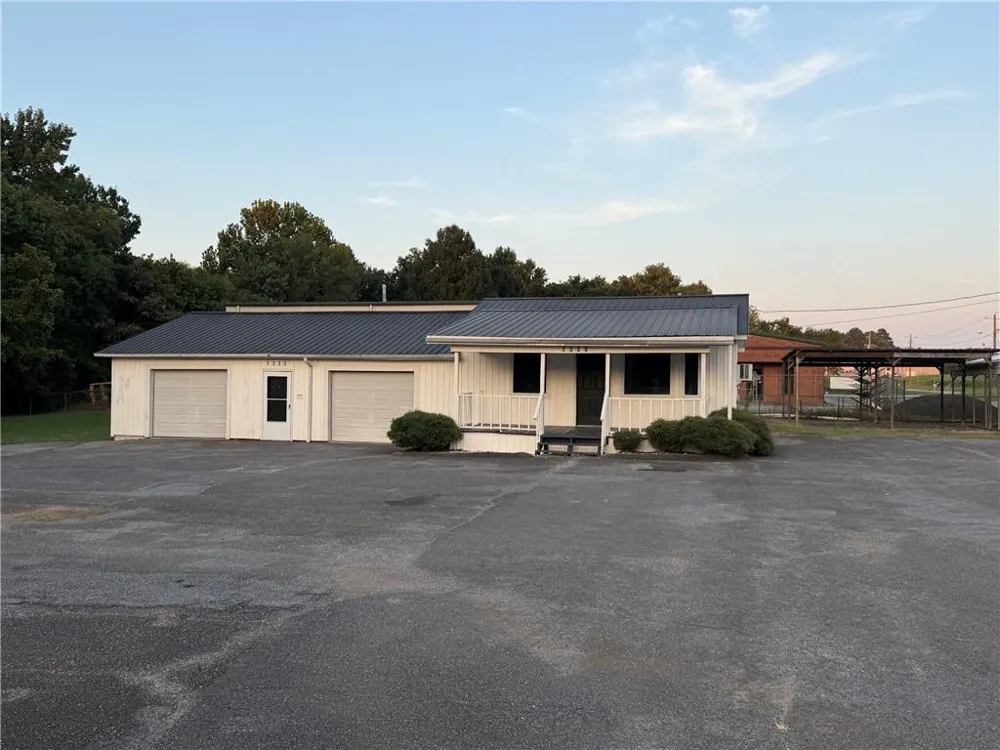 1330 US 41 Calhoun, GA 30701