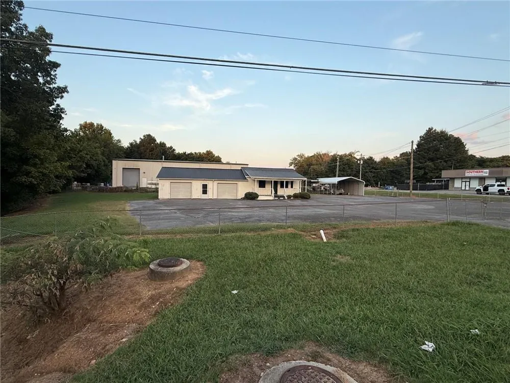 1330 US 41 Calhoun, GA 30701
