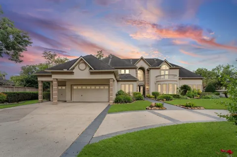 1830 Forest Gate Circle