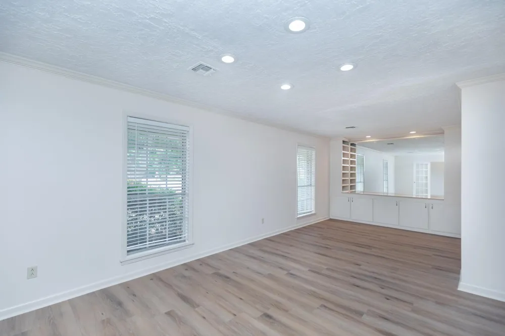 921 Victoria Drive Richmond, TX 77469