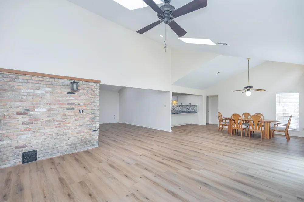 921 Victoria Drive Richmond, TX 77469