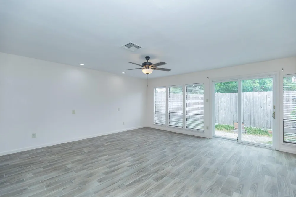 921 Victoria Drive Richmond, TX 77469